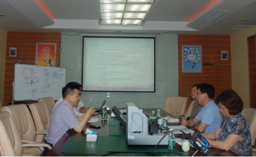 某市領(lǐng)導(dǎo)視察2